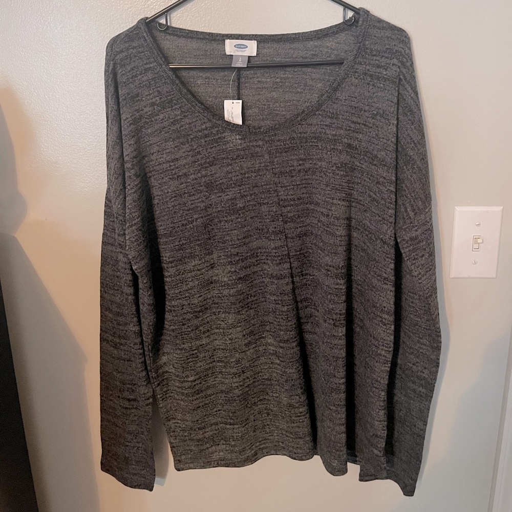 Grey long sleeve sweater